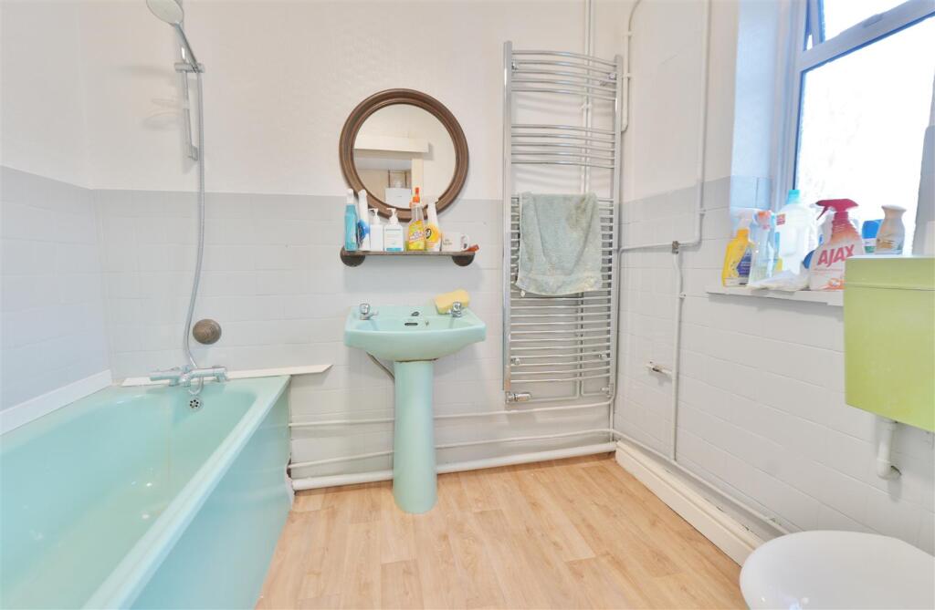 House in Slough - View 5