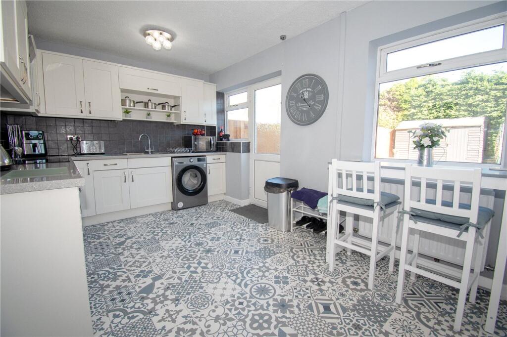 Broadstone Drive, Spital, Wirral photo 4
