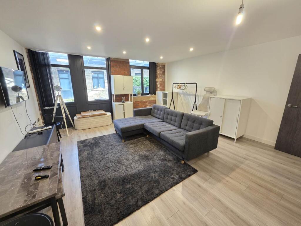 Apartment in Bradford - View 3