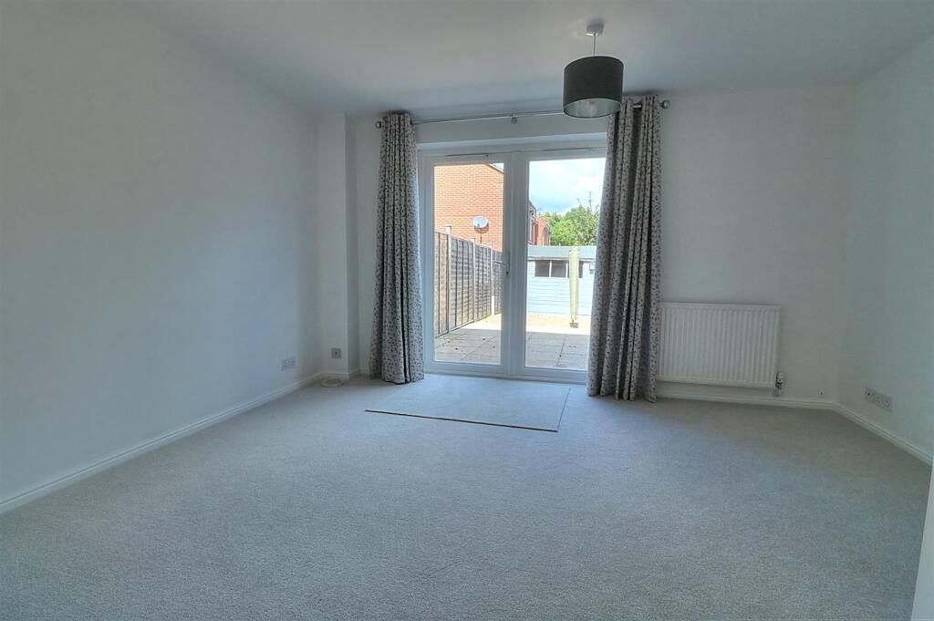 House in Eastleigh, Knightwood Park, Chandler's Ford - View 3