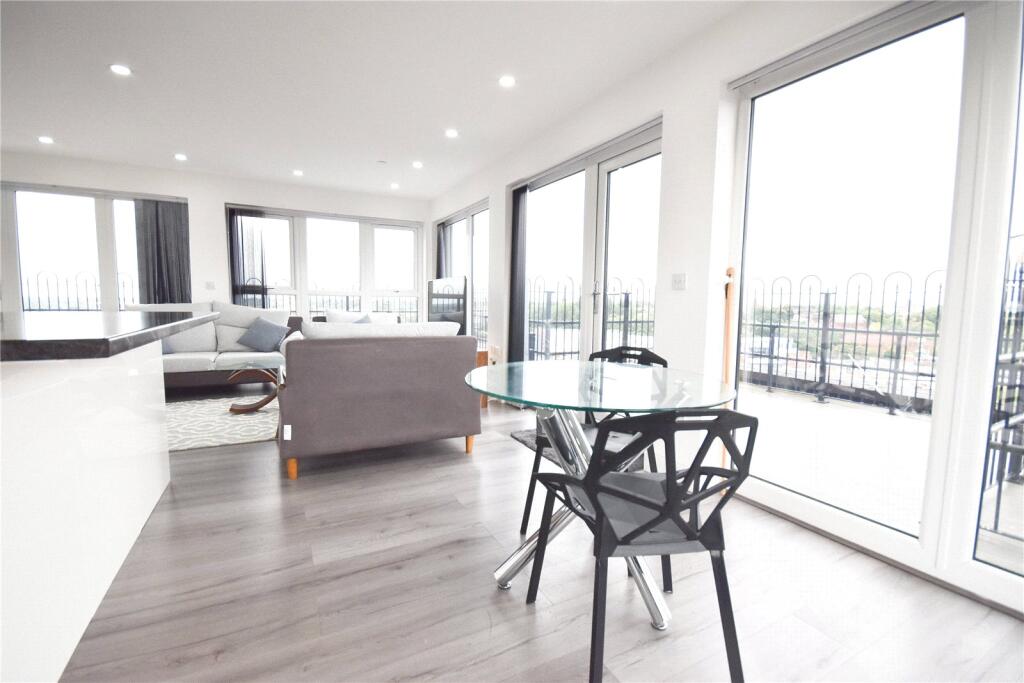 Apartment in Stockport - View 4