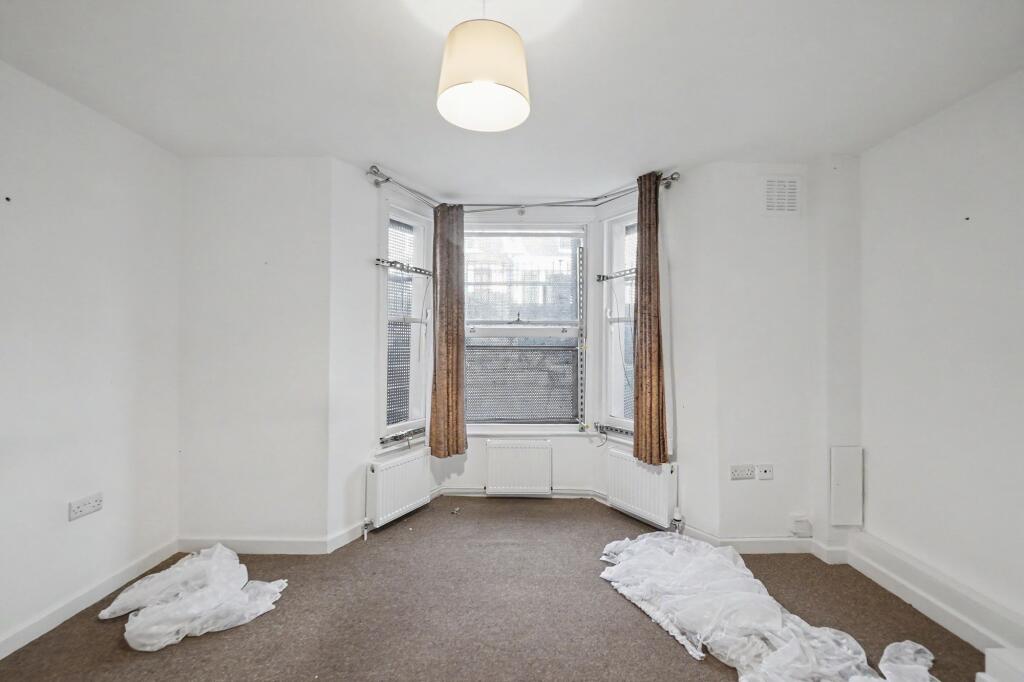 Apartment in London - More