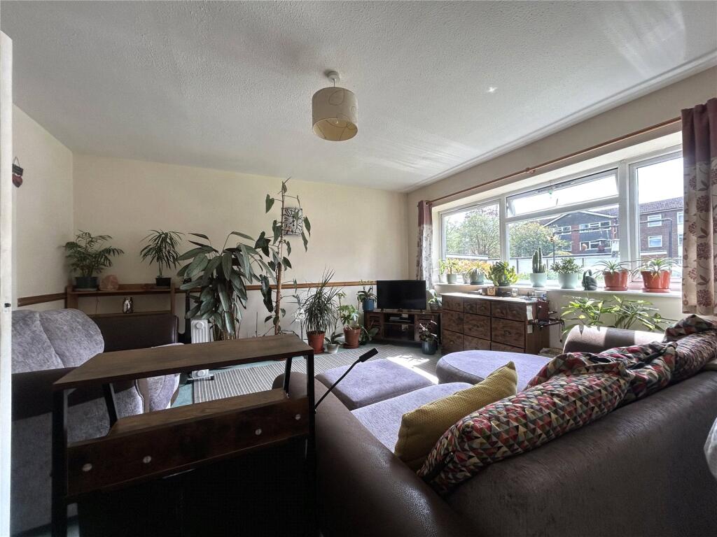 Apartment in Reading - View 3
