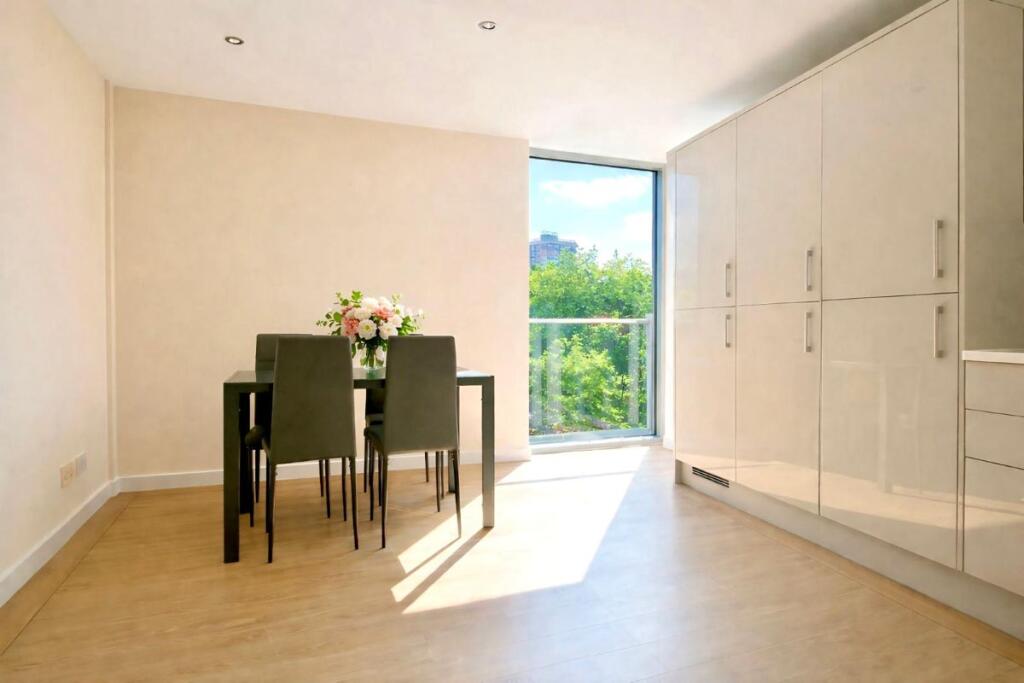 Apartment in Sheffield - View 3