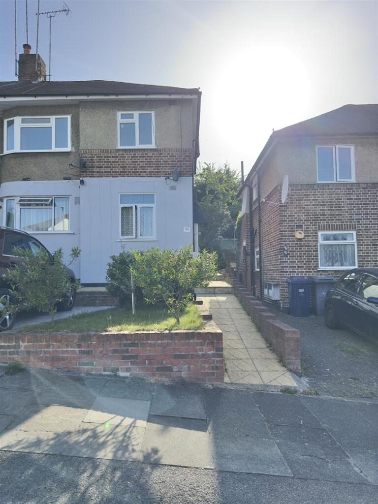 Avondale Avenue, Barnet photo 5