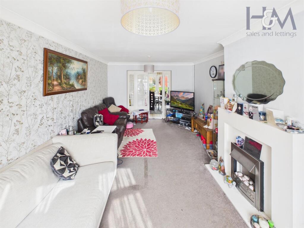 Longfields, Stevenage, Hertfordshire, SG2 8QD. photo 4