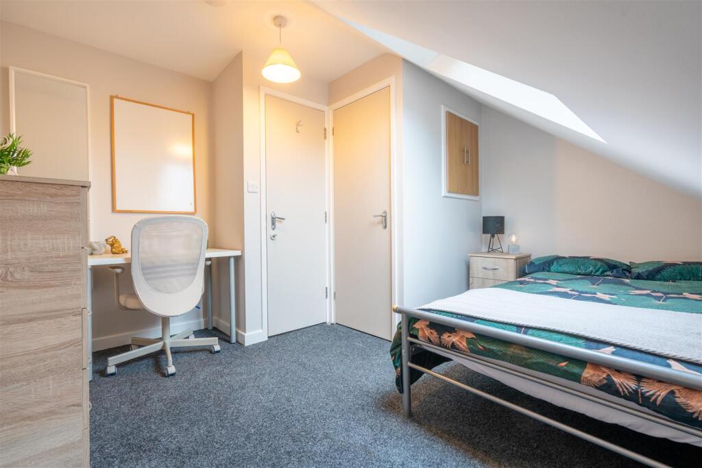 House in Sheffield, Broomhill - View 3