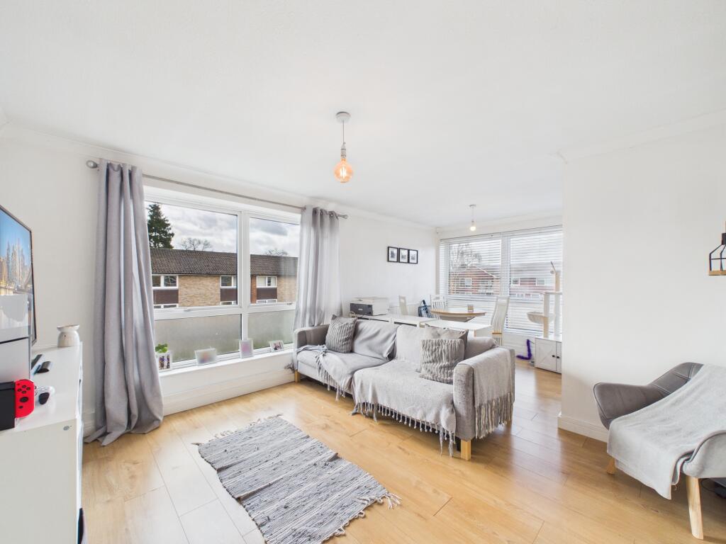 Main image of property: Inglewood Court, Reading, Reading, RG30