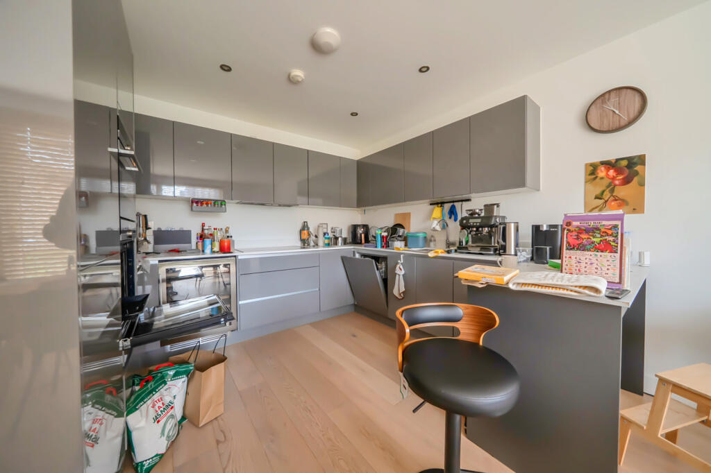 House in Oxford, Barton Park, Oxfordshire - View 5