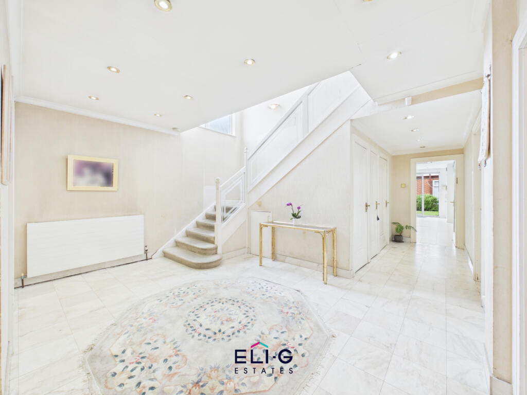 House in London - View 2