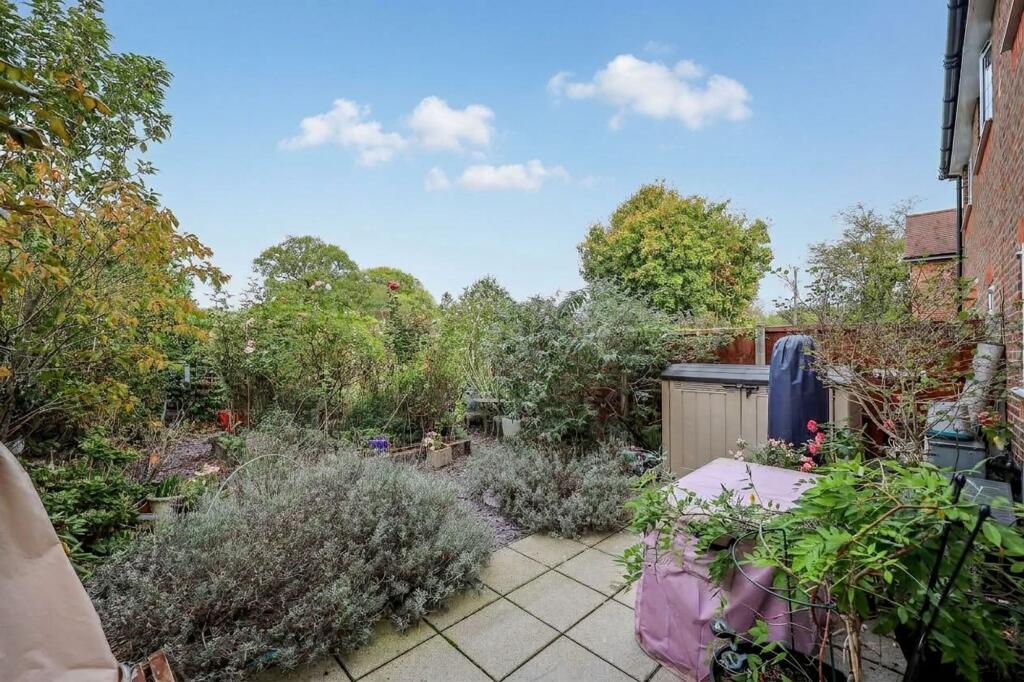 House in Burgess Hill, Hook Place - View 2