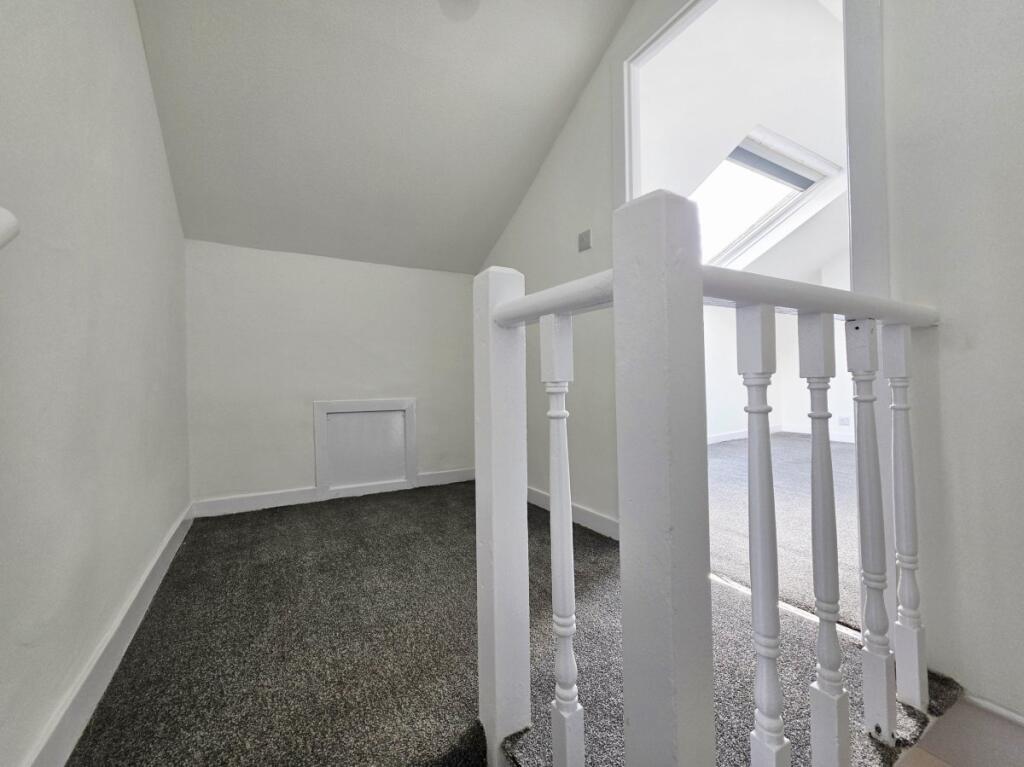 House in Leeds, New Town, Harehills - More
