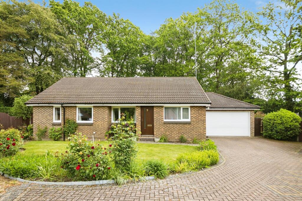 Main image of property: Spring Gardens, Copthorne, Crawley