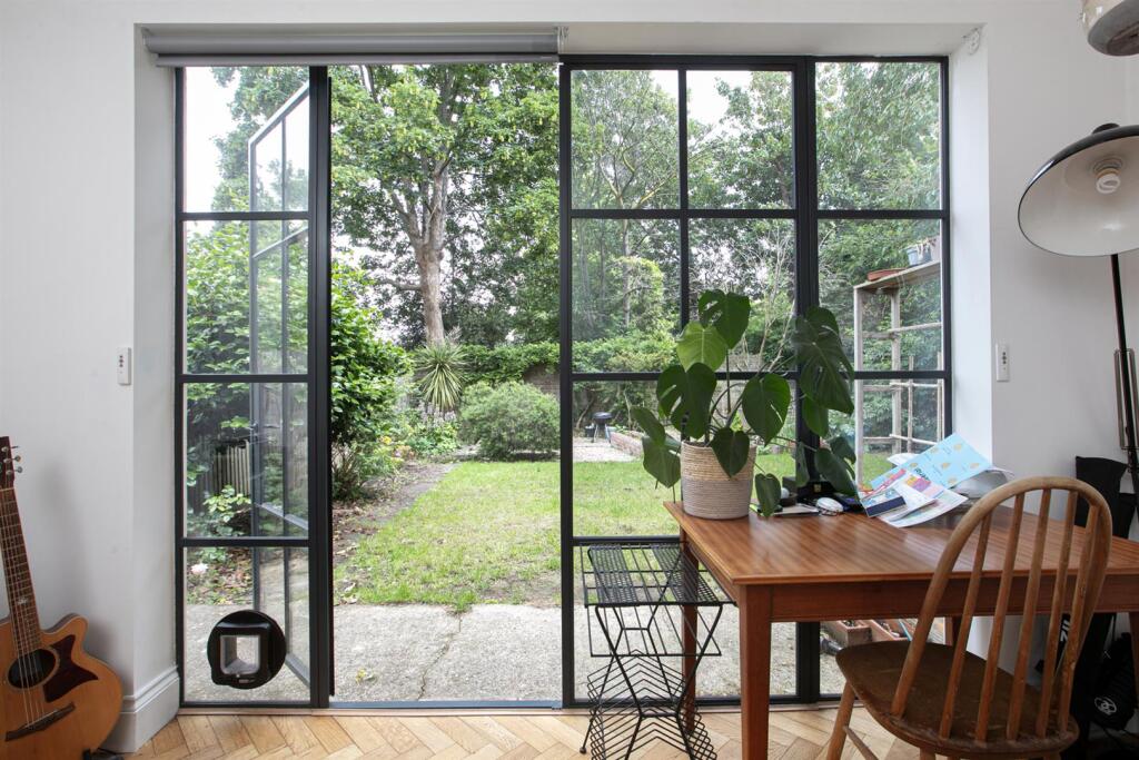 Apartment in London, Clifton Estate, Peckham - View 5