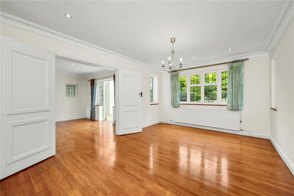 House in Elmbridge, Esher Place, Esher - View 4