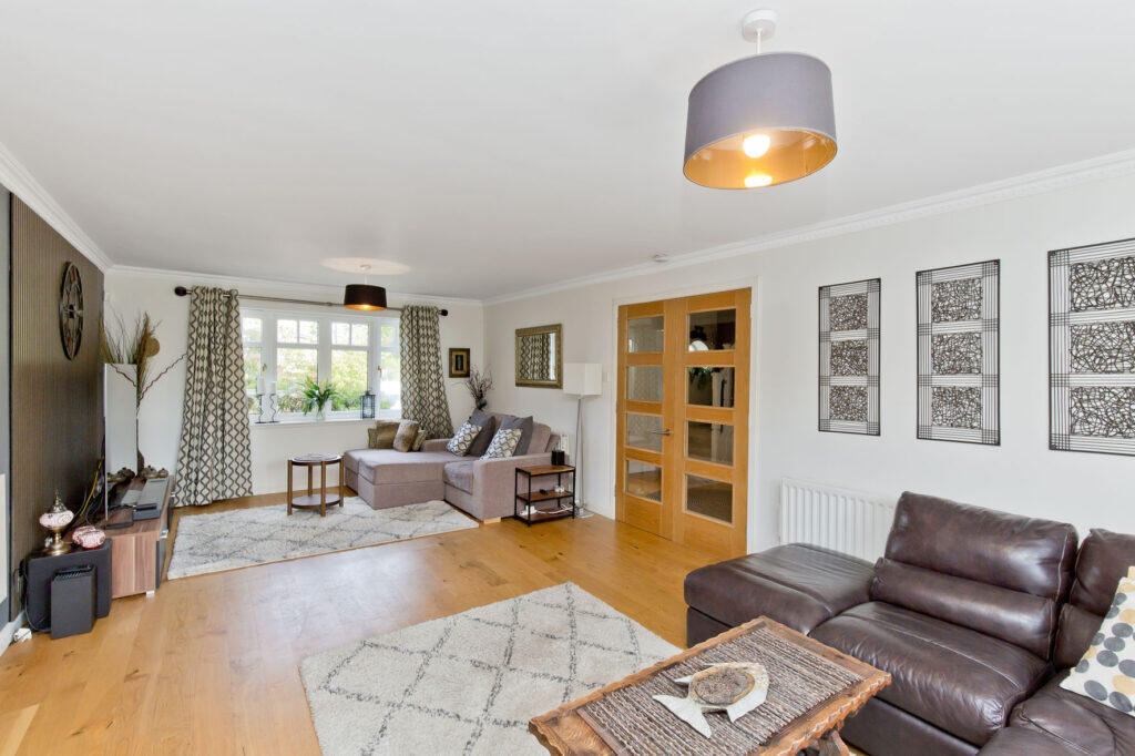 24 Ravelrig Gait, Balerno, Edinburgh, EH14 7NH photo 4