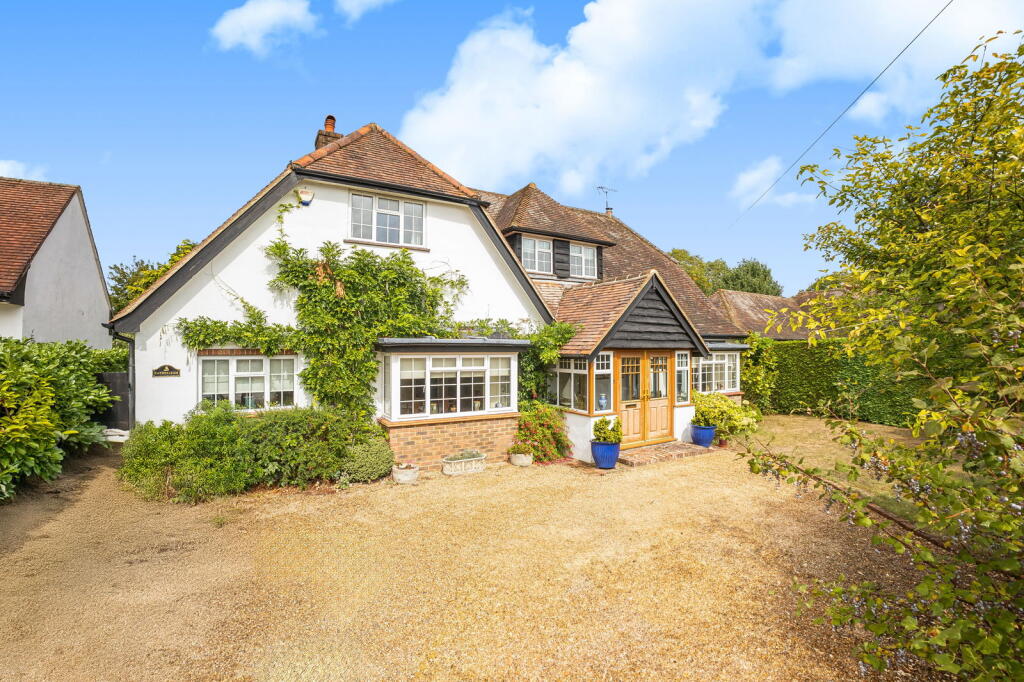 4-bed detached on Edwin Road, West Horsley, Surrey, KT24 6LN, £1,350,000