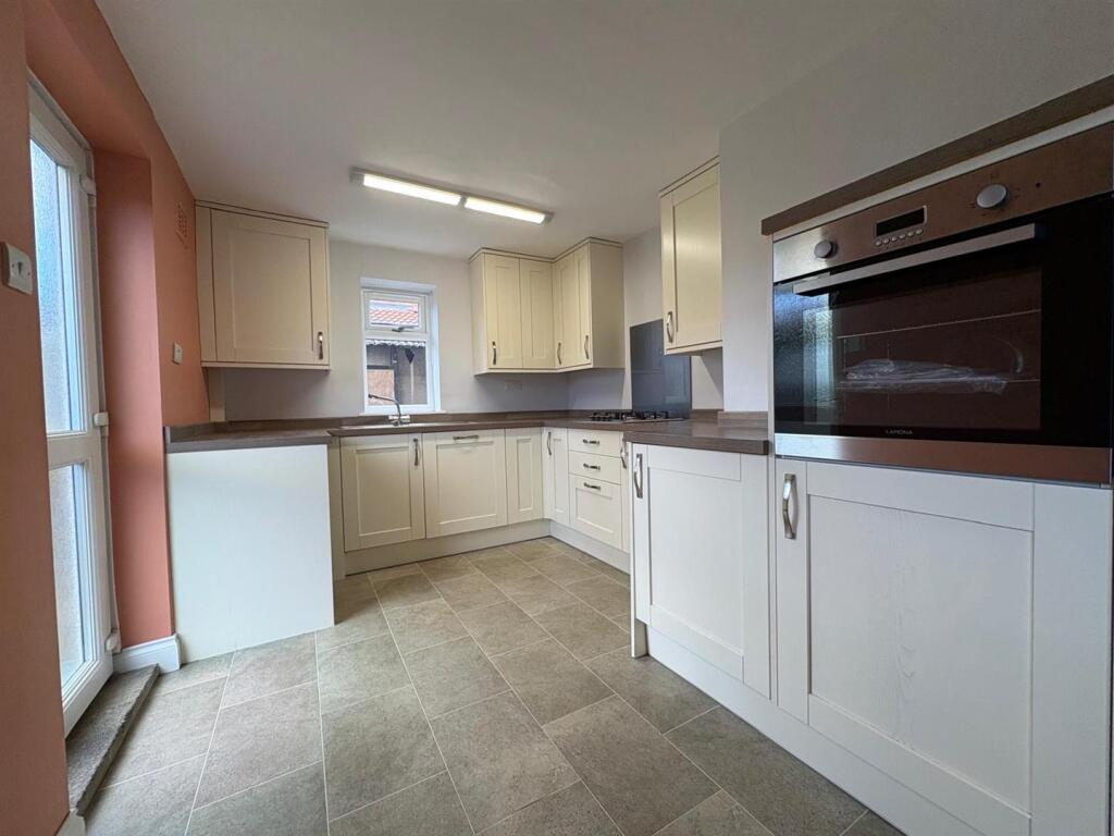 27 The Fairway, Northallerton photo 3