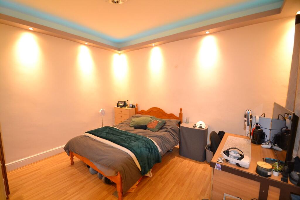 2 bedroom house share for rent