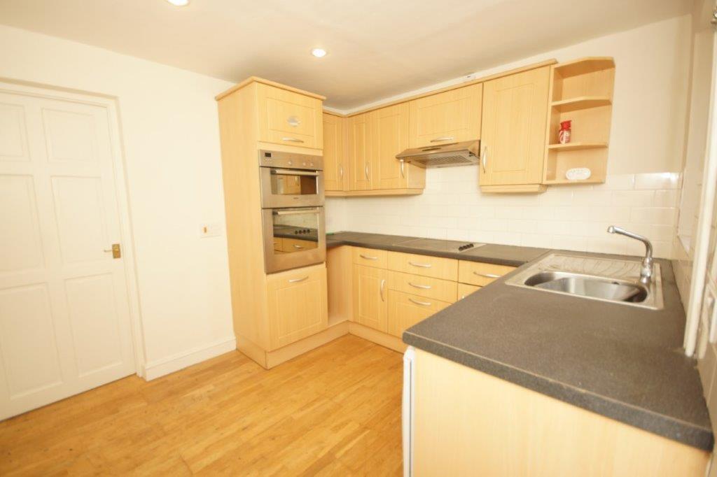 House in Gloucester - View 4