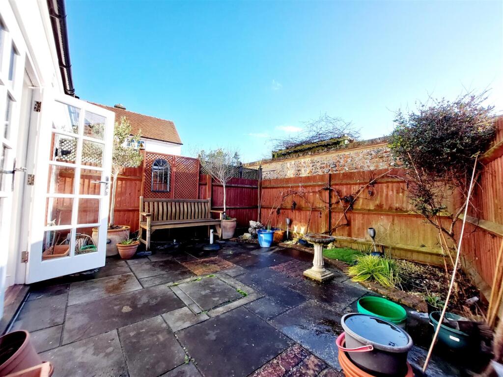 Pelham Yard, Seaford photo 2