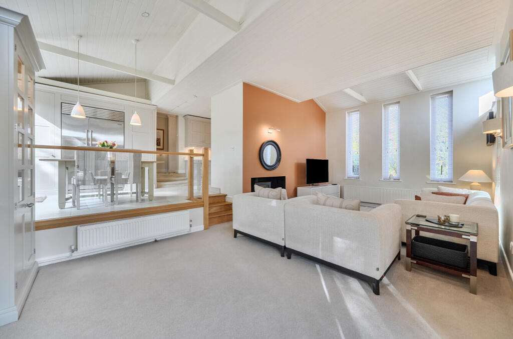 House in Basingstoke, North Waltham - More