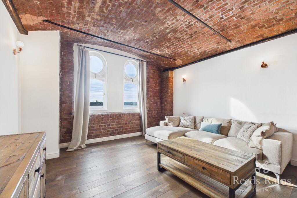 Apartment in Liverpool - More