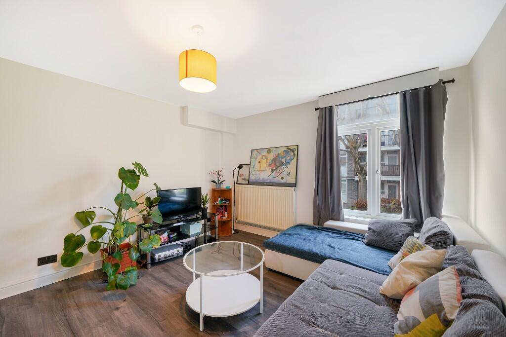 Main image of property: 90 Olney Road, London, SE17