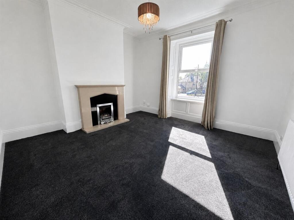 House in Huddersfield - View 2