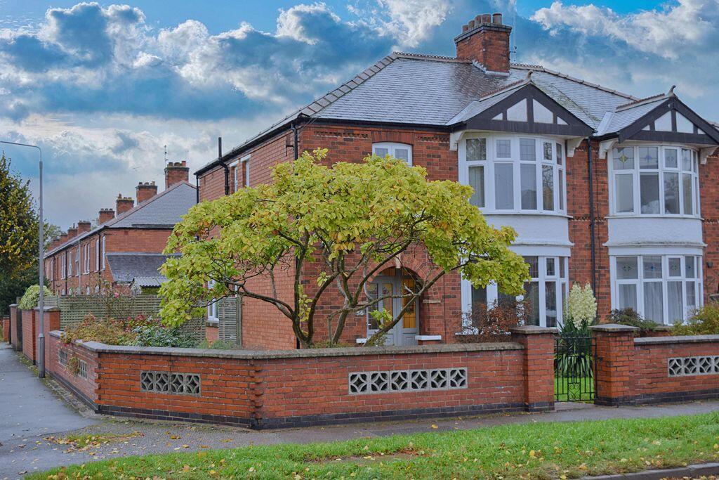 3-bed semi-detached on Boundary Road, Newark, £285,000