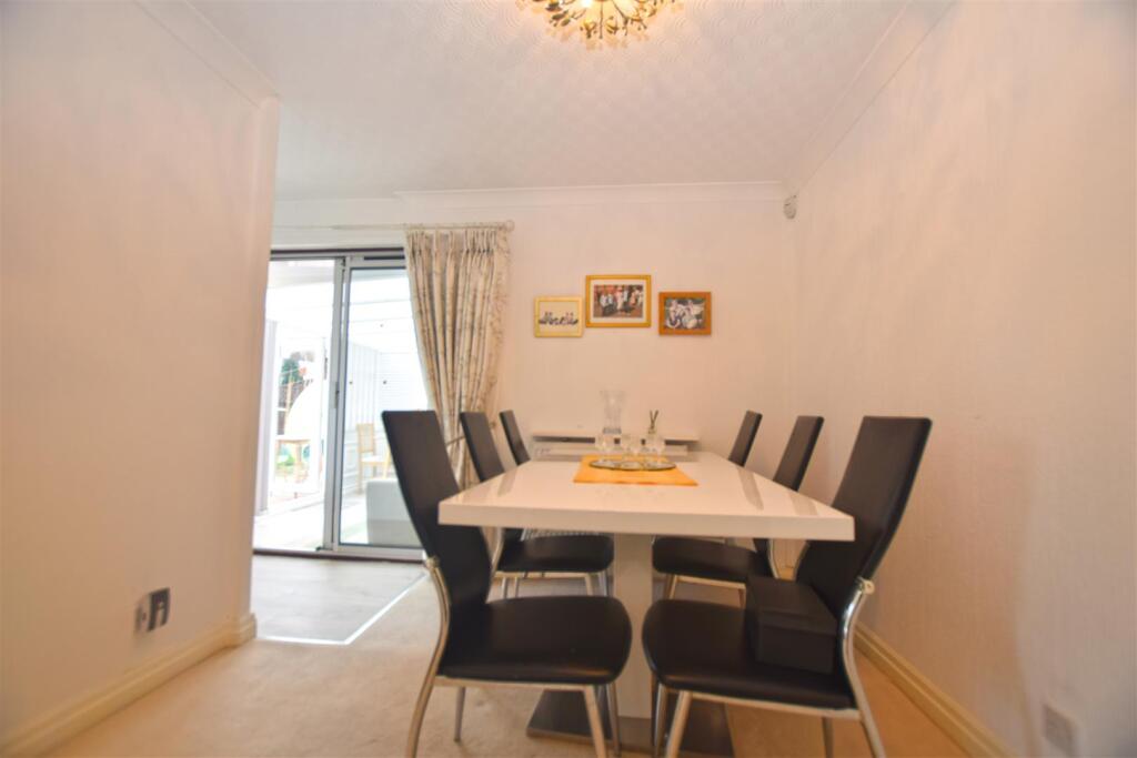 House in Rochdale, Broadhalgh - View 3