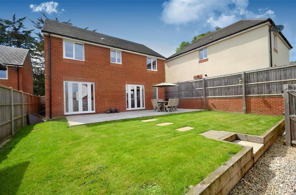 Lark Close, Bruton - More