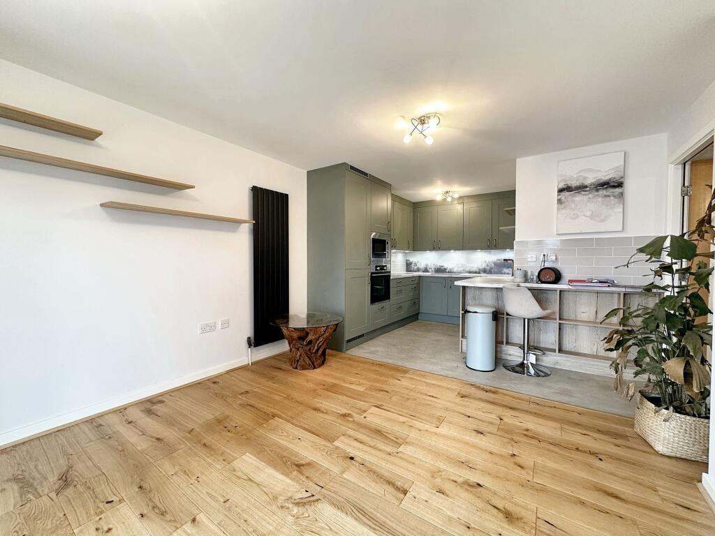 Apartment in Southampton - View 4