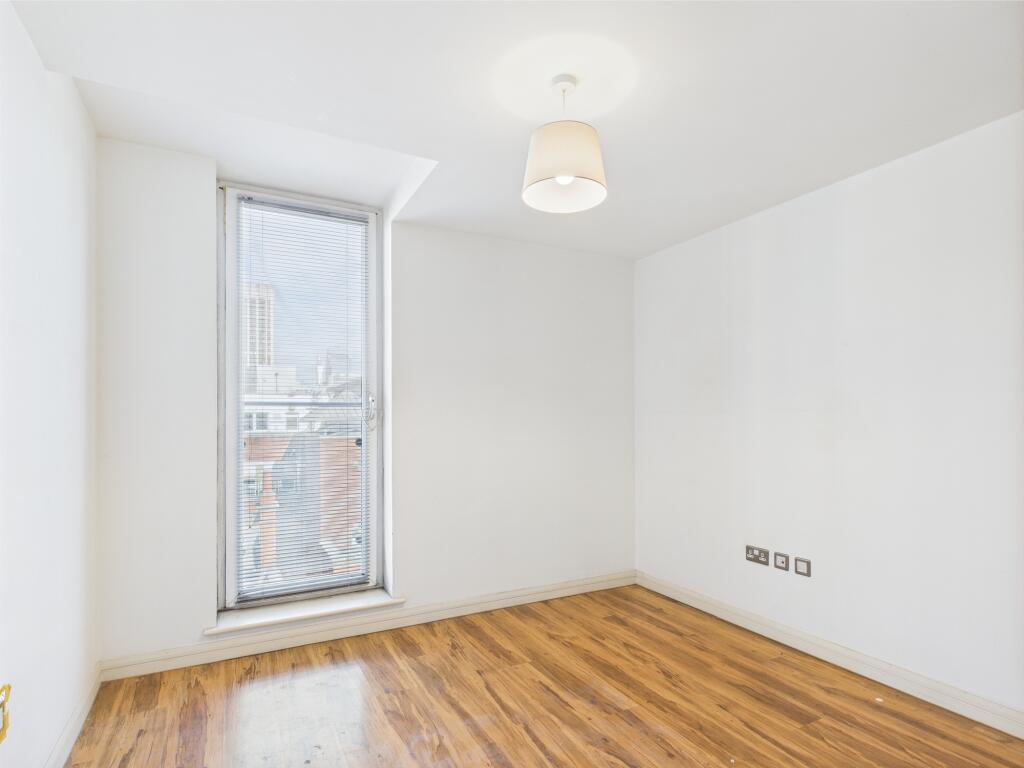 Apartment in Birmingham, Chinese Quarter, Digbeth - View 4