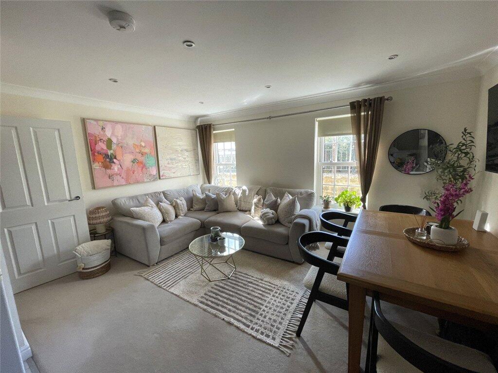 Apartment in Swindon - View 2
