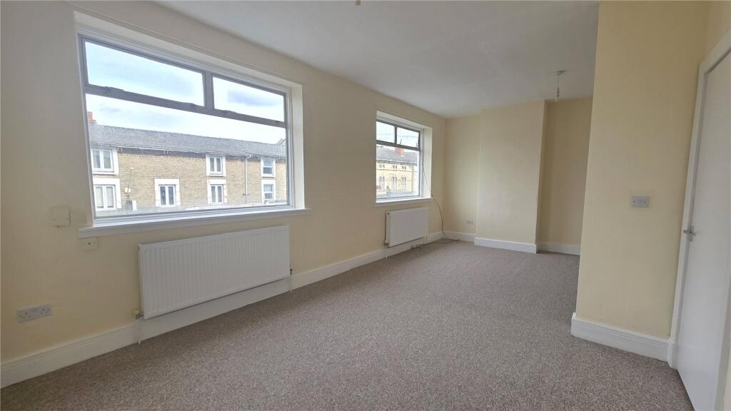 Apartment in Swindon, South Swindon - More
