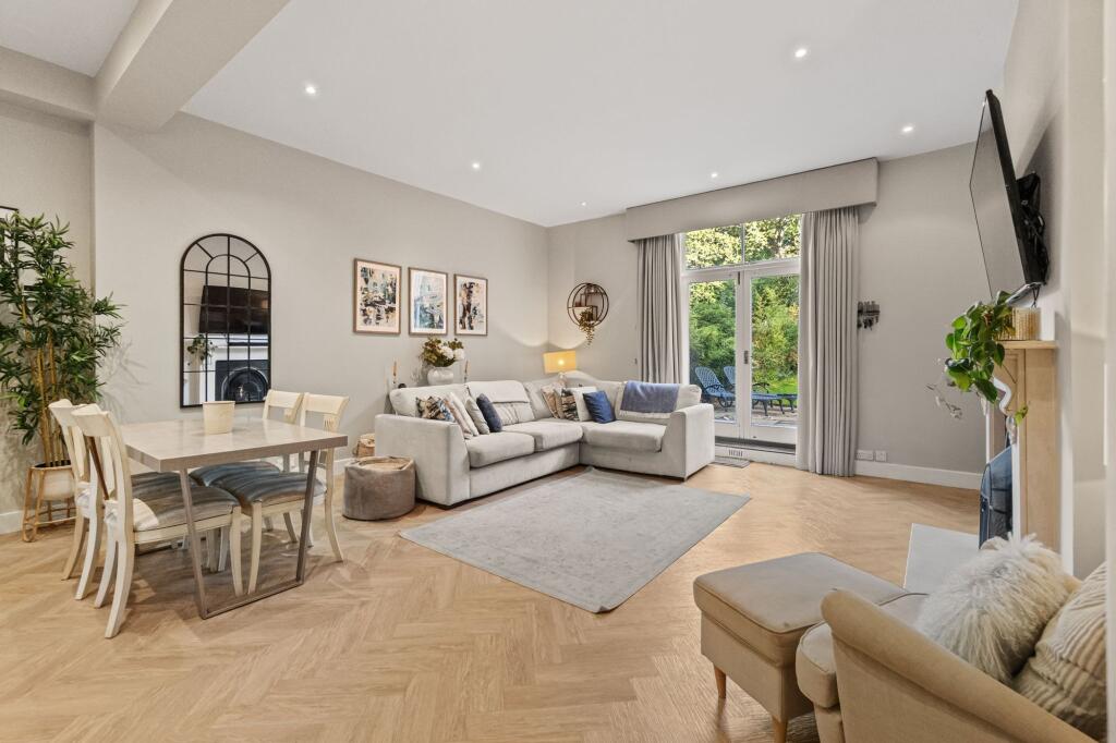 220, Brooklands Road, Weybridge, KT13 photo 4