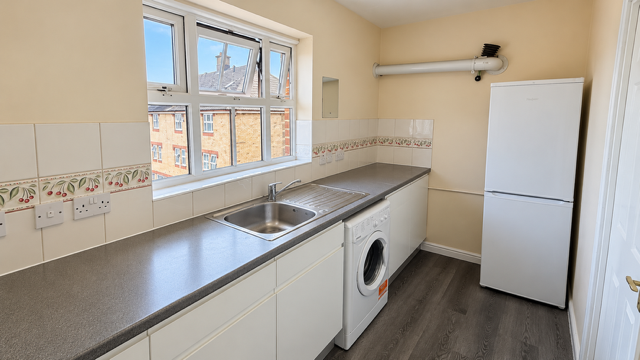 Apartment in London - View 5