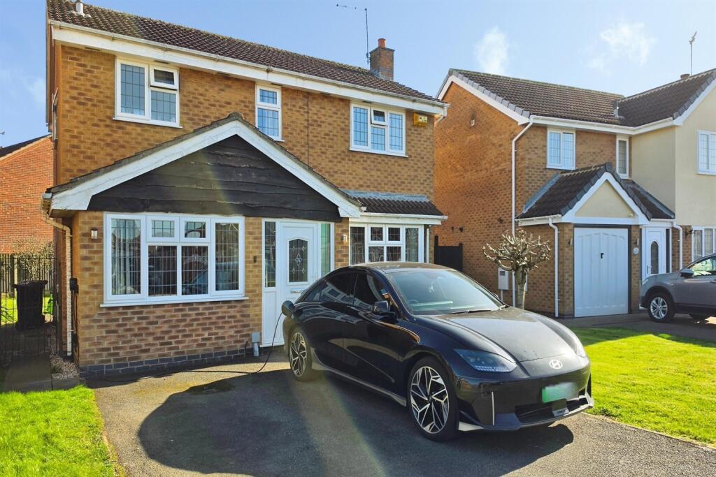 Main image of property: Kingsmead Avenue, Trowell, NG9 3QX