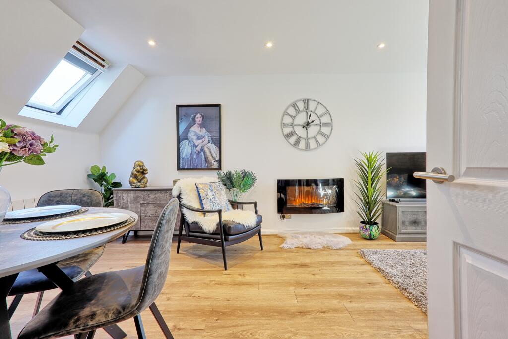 Stanley Rise, Chelmer Village, Chelmsford, Essex photo 4