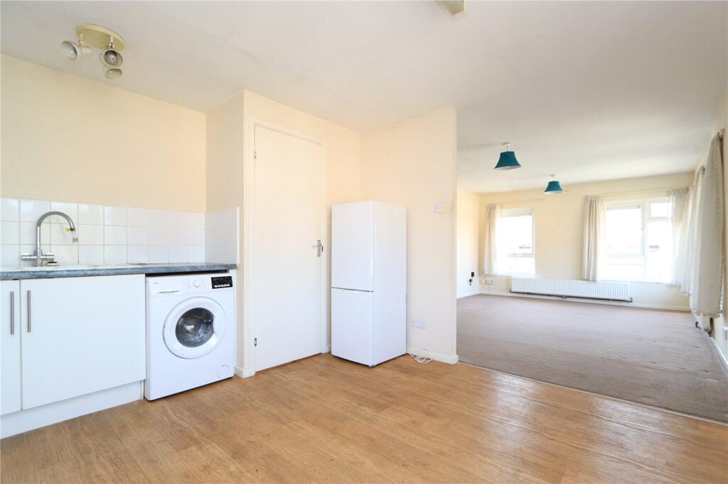 Shackleton Place, Oldbrook, MK6 - View 4