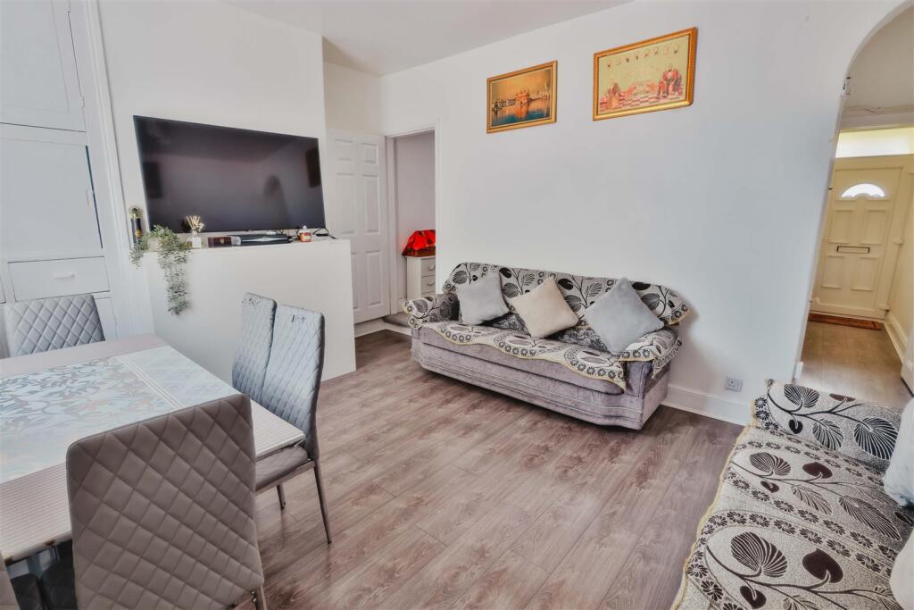 House in Wolverhampton, West Midlands - View 5