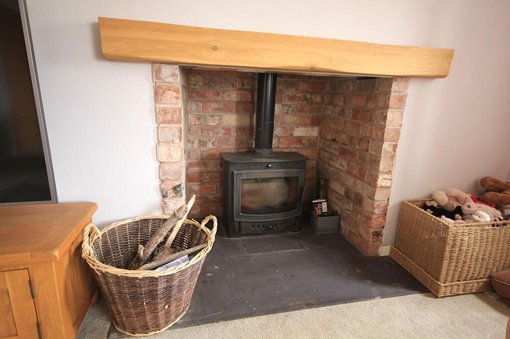 House in Shrewsbury, Willington Worthenbury - More