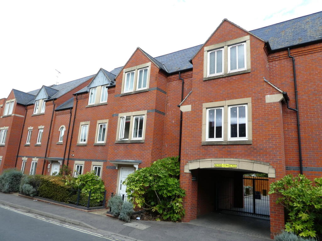 Main image of property: Bridge Court, Banbury OX16 4AF - NO ONWARD CHAIN