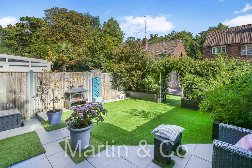 House in Croydon - View 3
