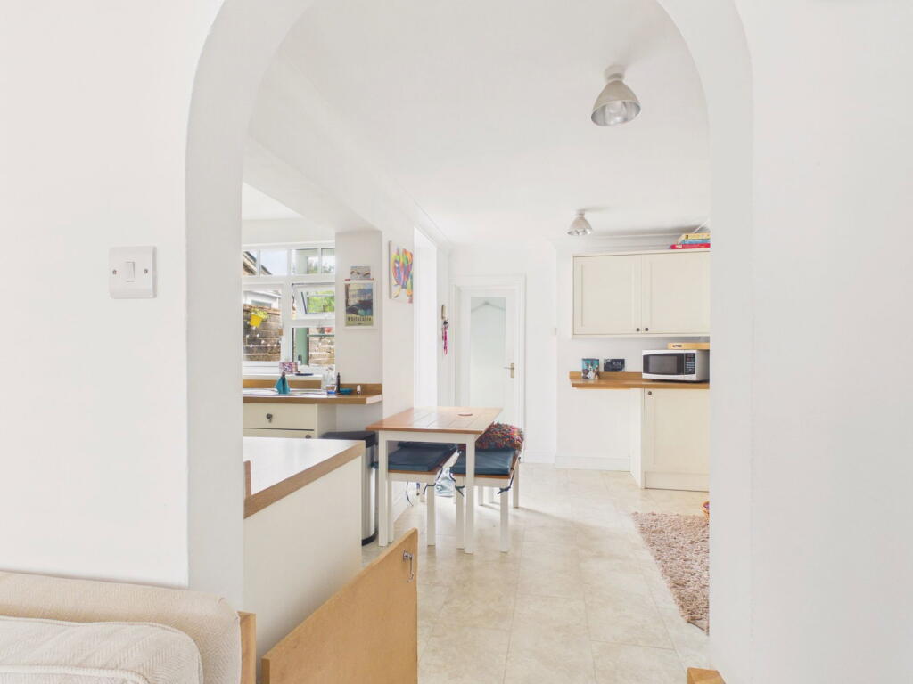 House in Redhill - View 4