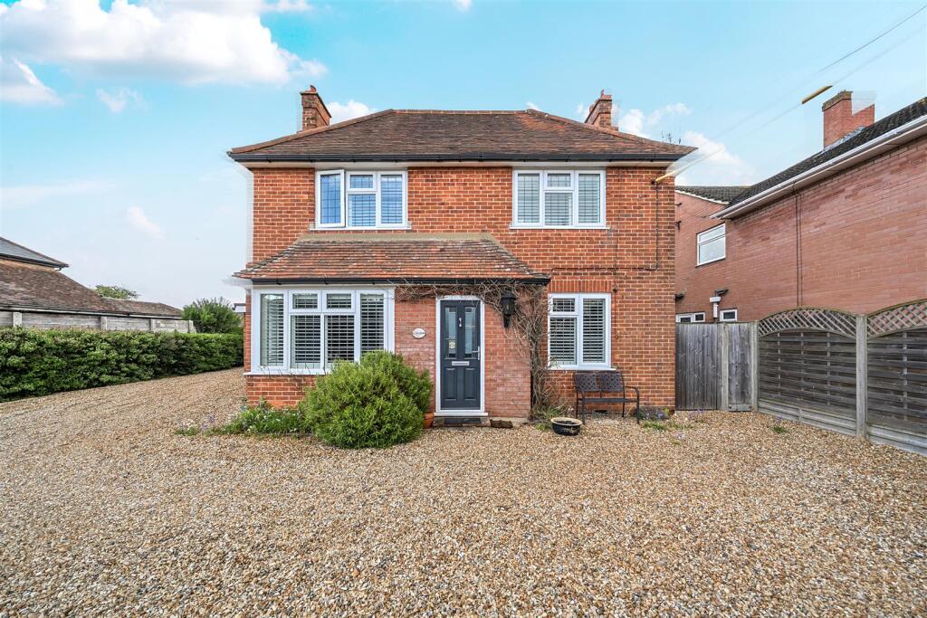 Bramley Road, Sherfield-On-Loddon, RG27 photo 2