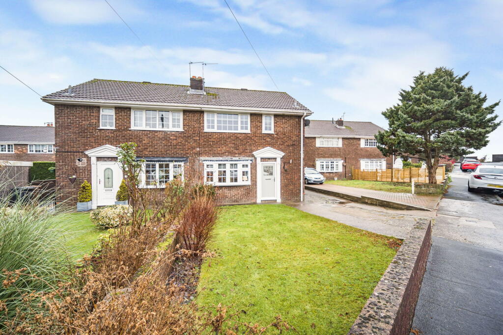 Main image of property: Caernarvon Place, Blackwood, NP12 1DB