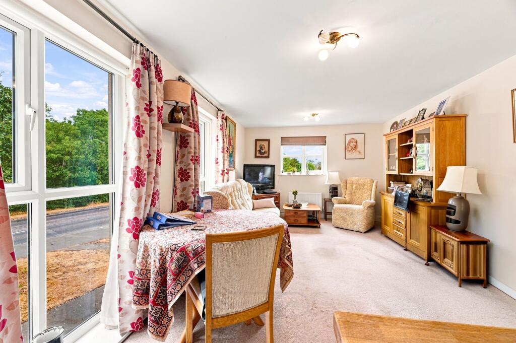 Apartment in Milton Keynes, Wolverton and Greenleys - View 2