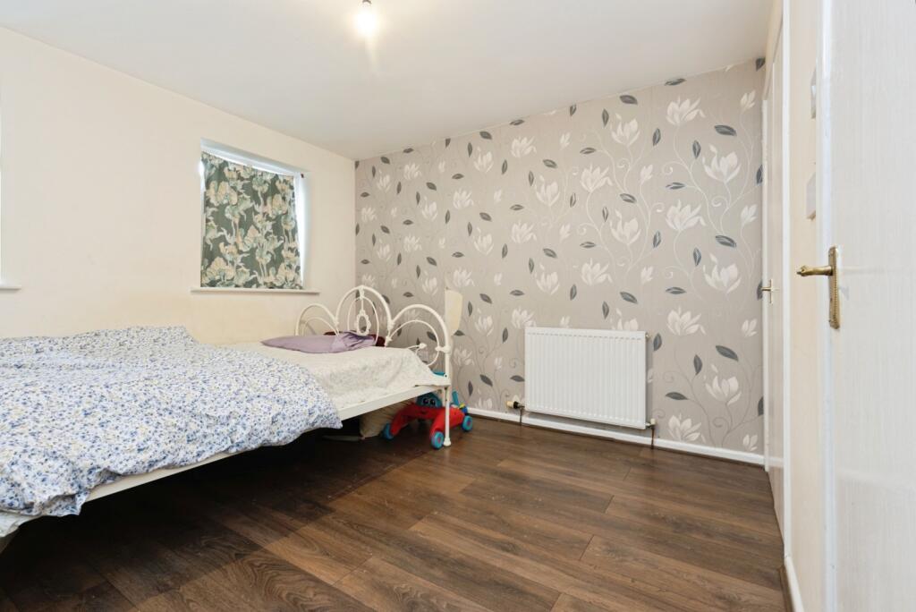 House in Gloucester - View 5